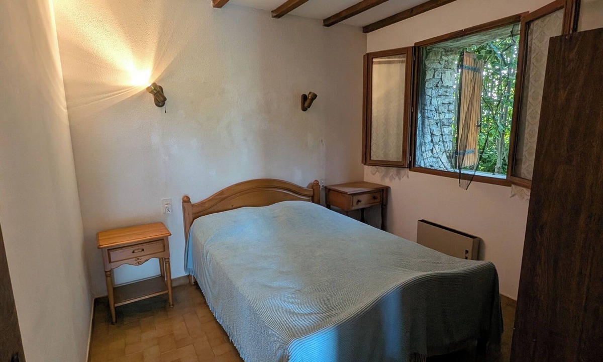 Crestet Apartment | Rustic apartment with terrace and nature view close to Vaison-la-Romaine