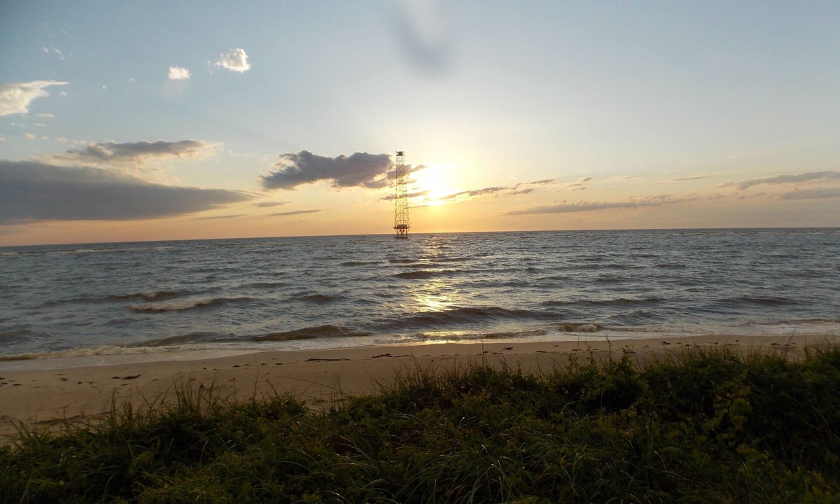 Silver Beach Cottage | SANDY HILL SUNSETS