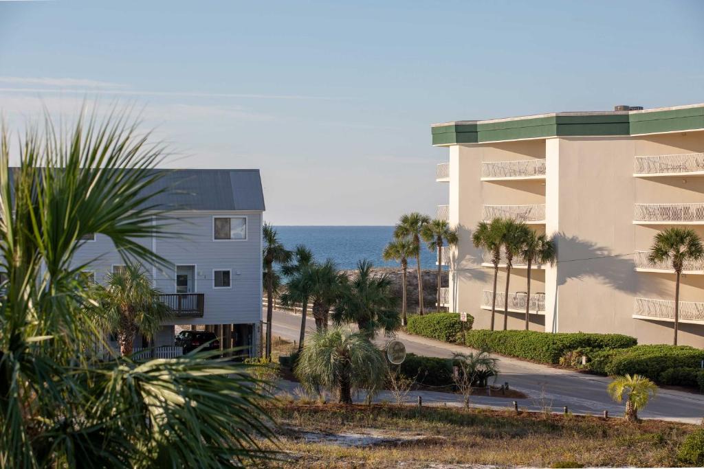 Seagrove Beach Apartment | Santa Rosa Beach Condo with Balcony-Walk to Gulf