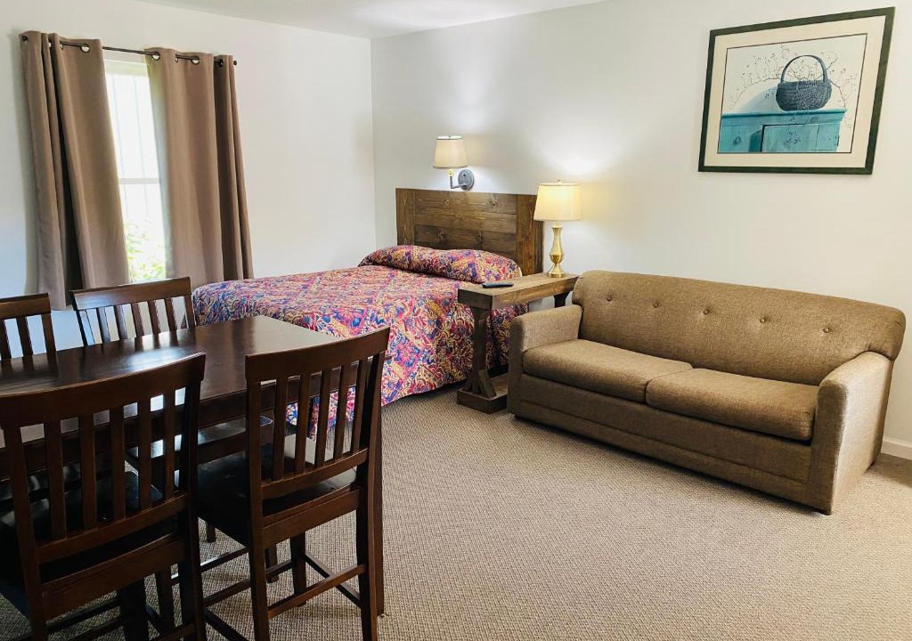 Munising Hotel | Scotty's Motel
