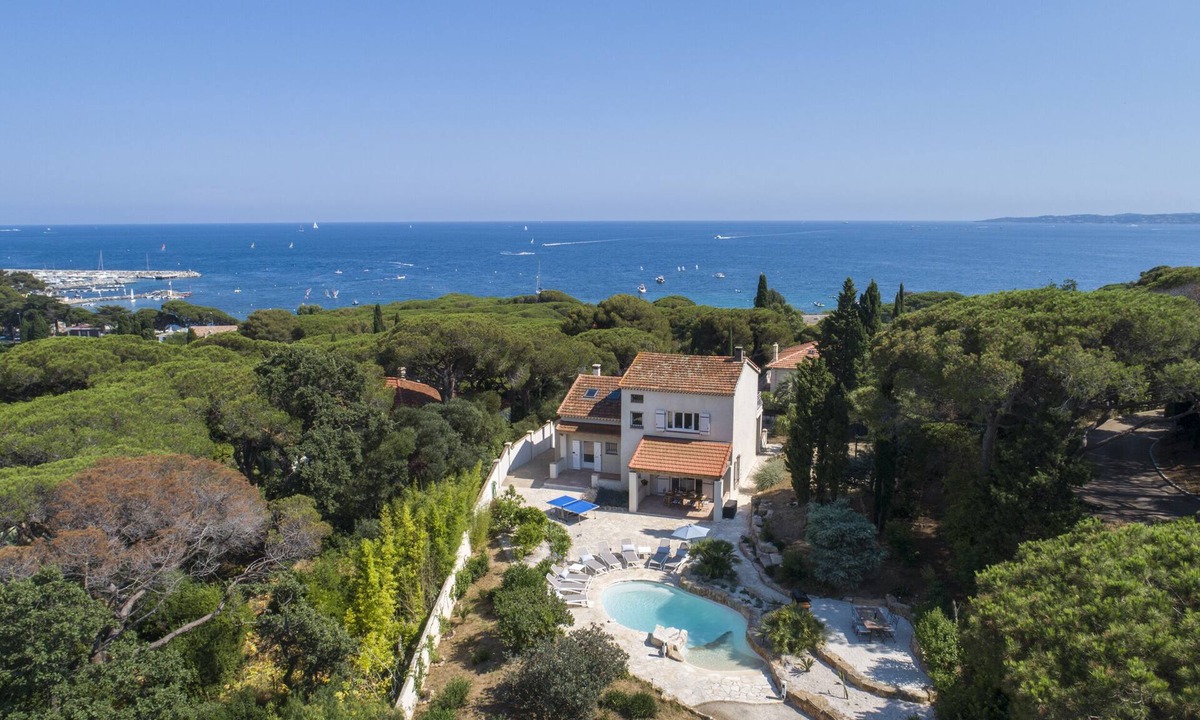 Plage de la Garonnette Villa | Sea views, heated pool, 300m from beach in Sainte Maxime, near St Tropez