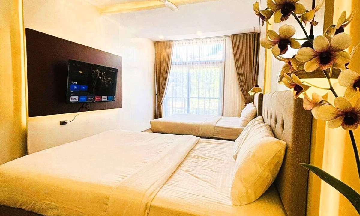 Baguio House | Spacious 3-bedroom Vacation Home with Private Deck Baguio City