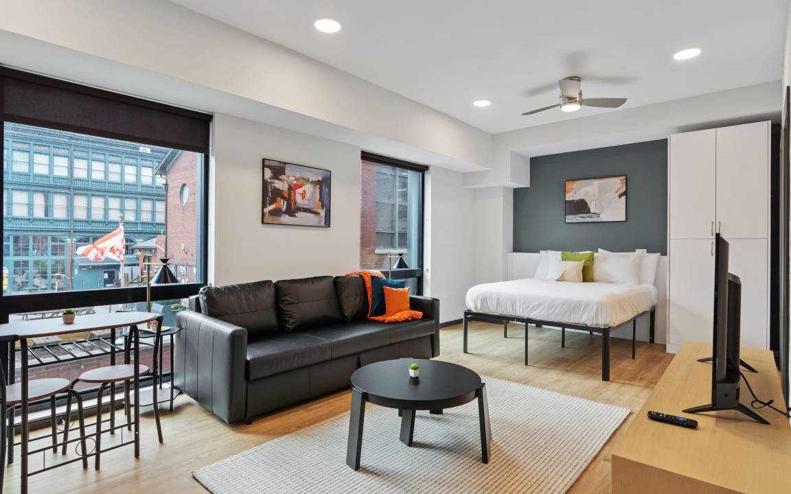 Lockerbie Square Apartment | Studio flat ∙ 4 guests