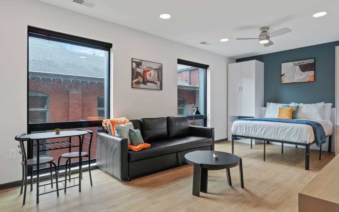 Lockerbie Square Apartment | Studio flat ∙ 4 guests