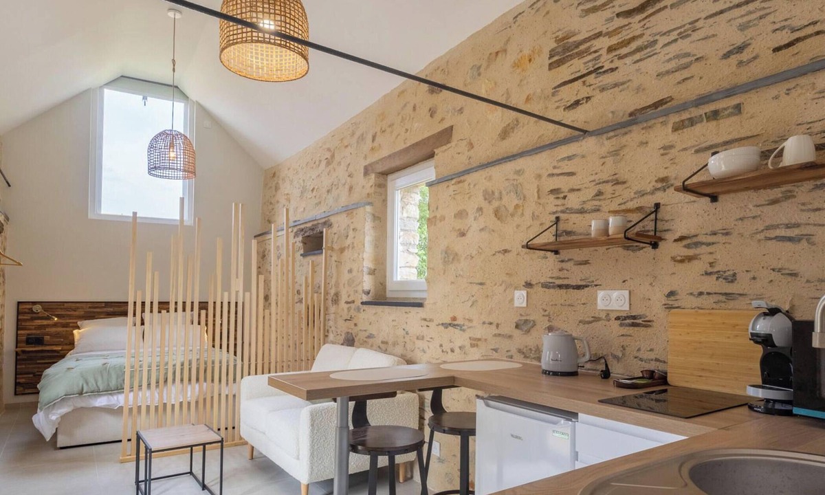 Chenille-Champteusse Cottage | Studio with AC, peaceful village