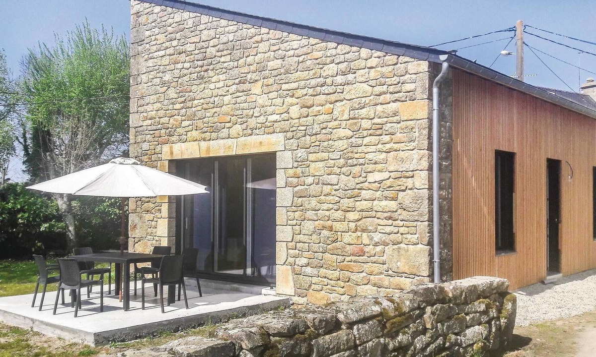 Erdeven House | Stunning home in Erdeven with WiFi