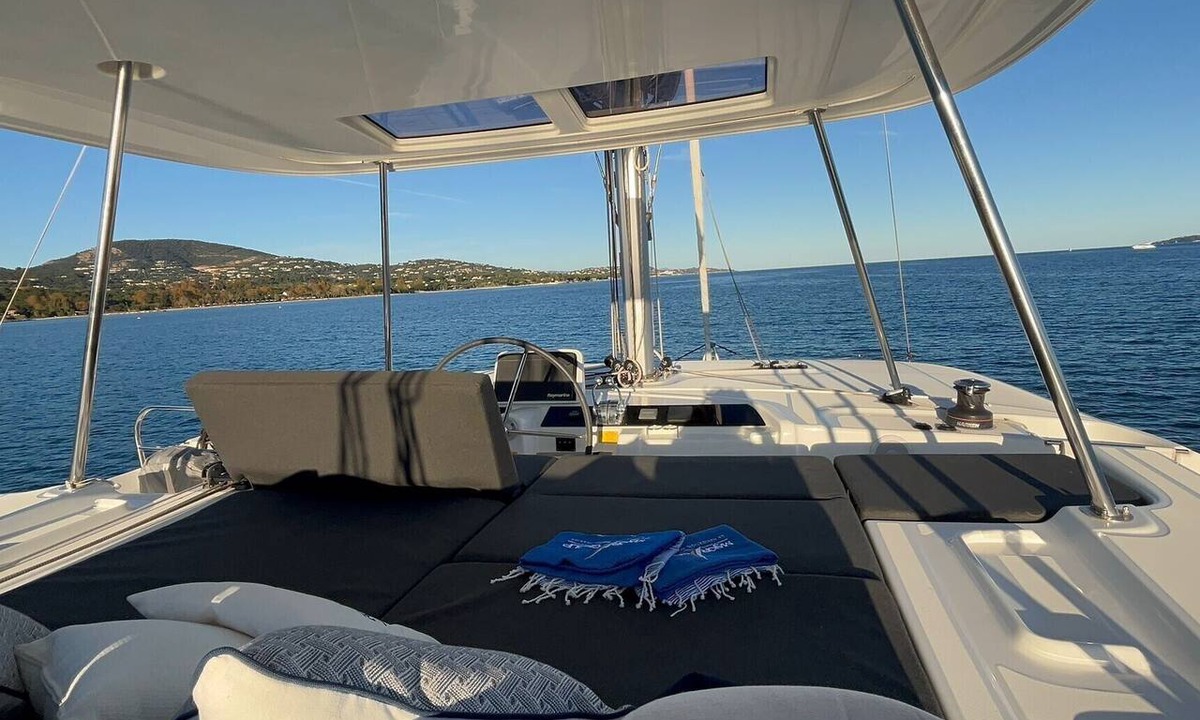 Port Grimaud Boat Rental | Sun-Kissed Sailing Adventure in Provence-Alpes-Côte d'Azur
