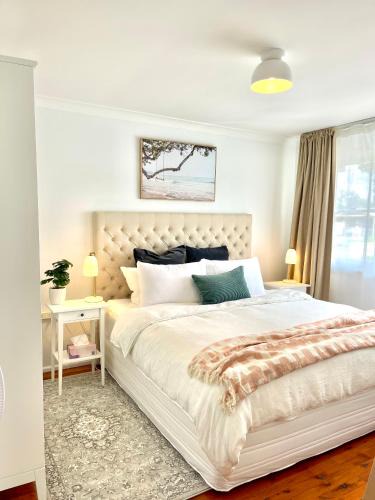 St Marys House | Sunshine Retreat Modern 3BR Haven