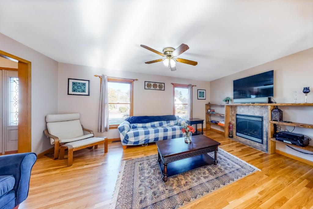 East Harwich House | The Carriage House