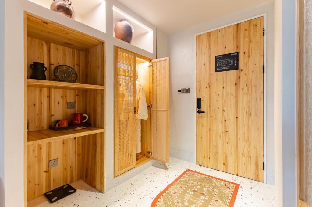 Lujiang House | The lesser of the two has the Lushan residence