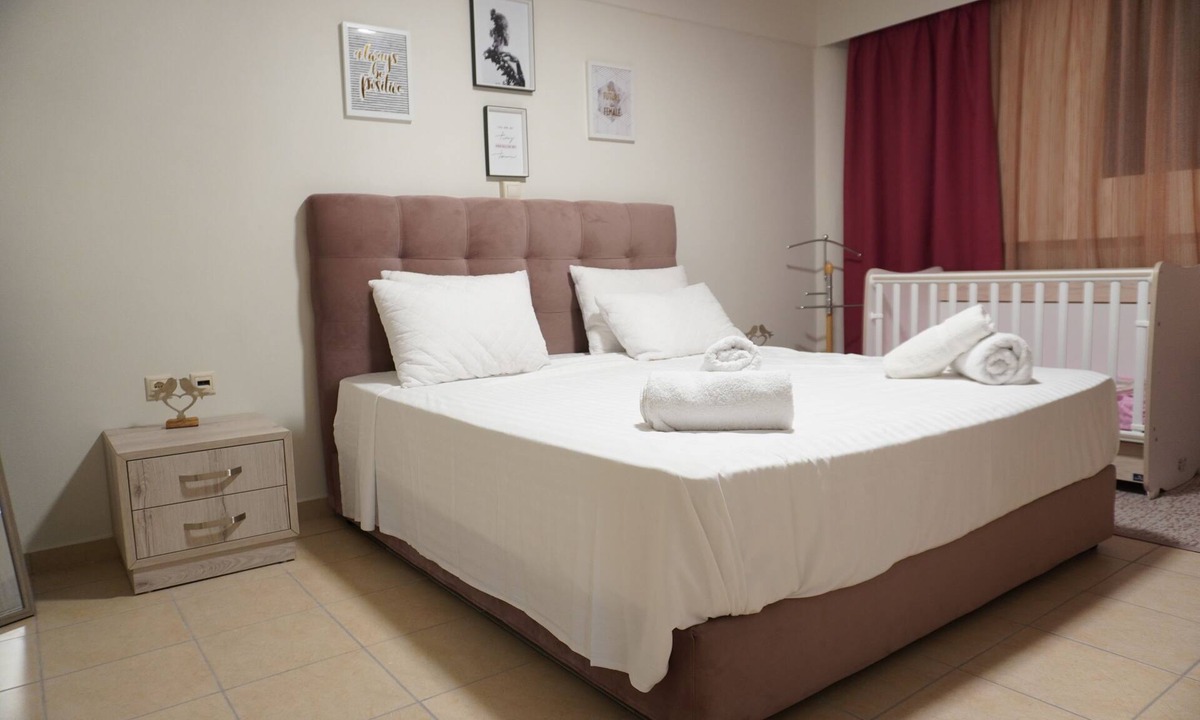 Kos Town Apartment | Theo & Ms Apt - 2 Beds - Garden - Parking - WiFi