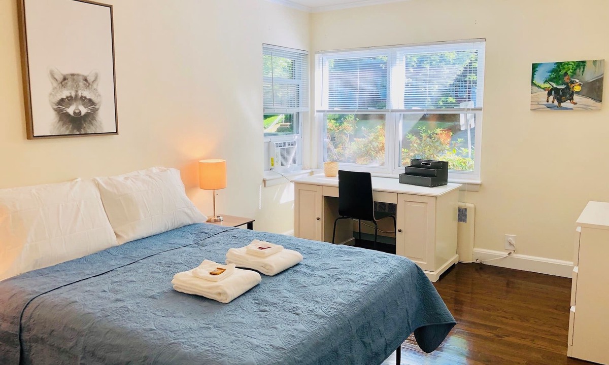 Cleveland Circle House | Unit1 GR8 LOCATION mins to Longwood Medical Area, BC, BU, HarvMedSchool SPACIOUS