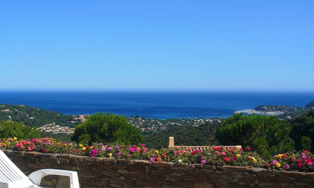 Cavalaire-sur-Mer House | Villa with exceptional sea view ', swimming pool, ideal for families, 3 bedrooms, 7/9 people