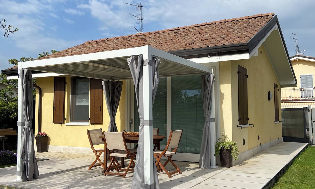 Calmasino House | Villetta Gelsomino, in Bardolino Calmasino villa in residence with swimming pools.