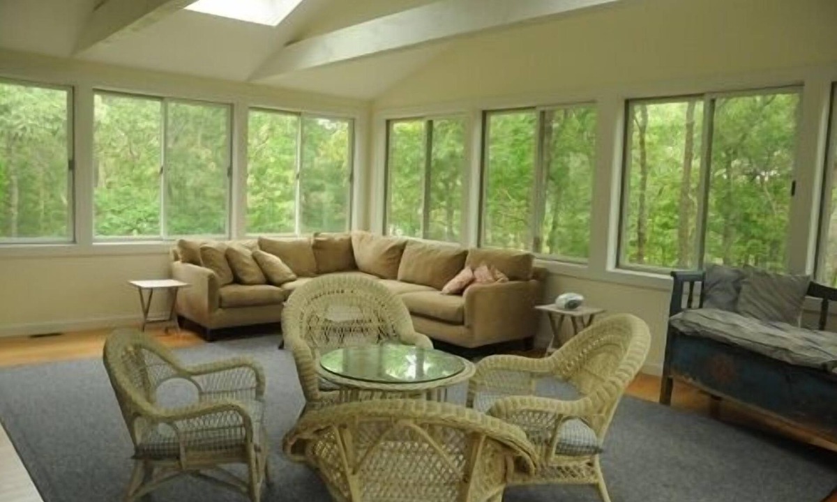 Barnstable House | Walk to Main Street, beach and harbor
