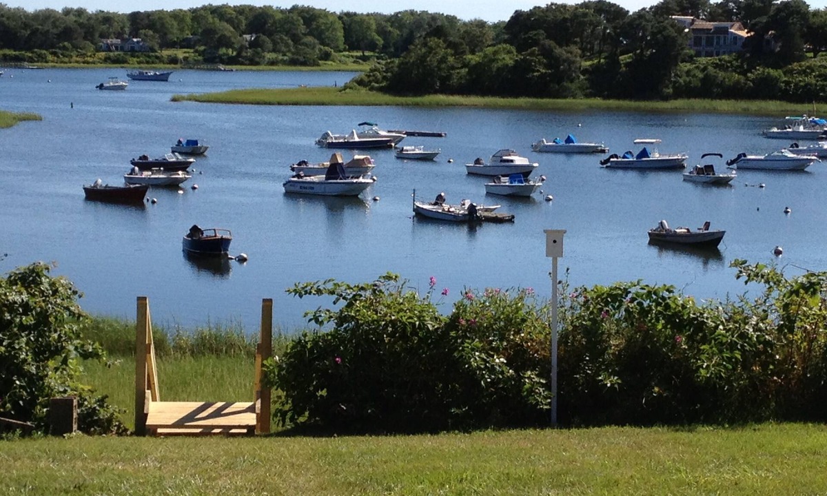 Chatham House | Waterfront Chatham Village, Short Walk to Town & Lighthouse Beach