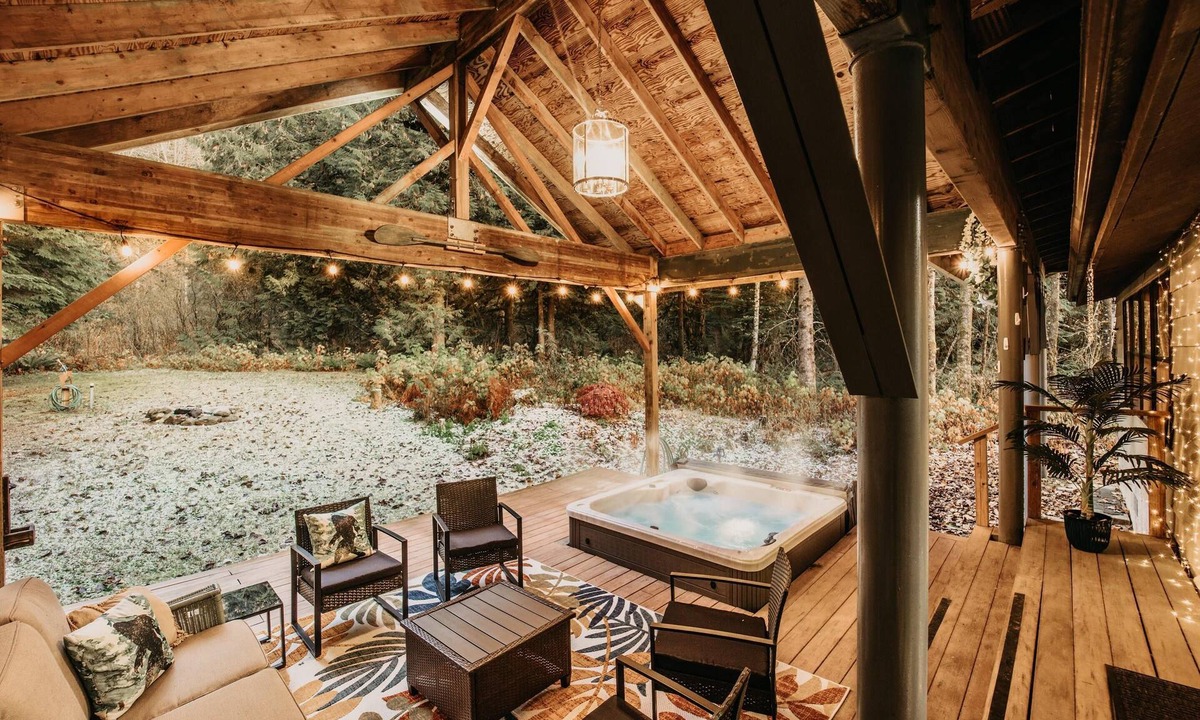 Maple Falls Cabin | Welcome to The Baker House Retreat - The Ranch House and The Bunk House