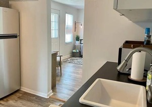 1 Bedroom Condo I Steps From Lake Mich