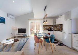 1 bedroom stunning apartment in Smrika