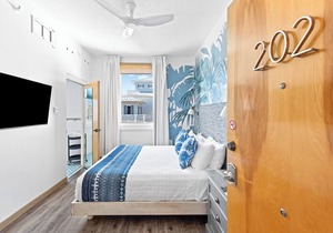 202 Rosemary Beach Inn - Includes Beach Chairs & Complimentary Breakfast + Access to 4 Pools