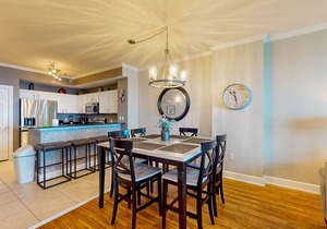 25th-floor, waterfront condo with picturesque views, pools & fitness room