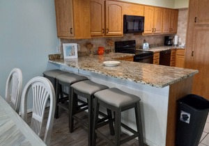 2bd/2ba Condo Ocean views from every room walk in shower FREE BEACH CHAIRS