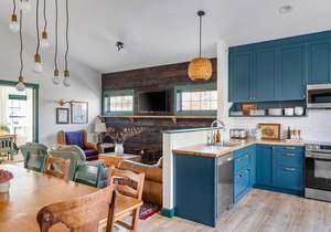 3-West: Luxe 3BR in Downtown Nashville, IN w/Rooftop Patio
