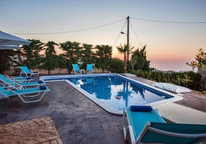 300 m² Villa ∙ 5 bedrooms ∙ 13 guests