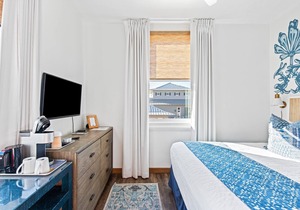 303 Rosemary Beach Inn - Includes Beach Chairs & Complimentary Breakfast + Access to 4 Pools