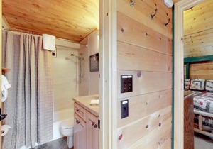 32 Cabin Cluster Ln