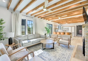 4 bedroom home downtown Nashville. Hot tub, large patio, fire pit, and game room