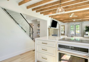 4 bedroom home downtown Nashville. Hot tub, large patio, fire pit, and game room