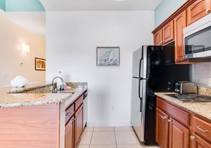 Adorable dog-friendly studio with pool, hot tub & beach access