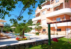 Apartments Ana Apartment with balcony