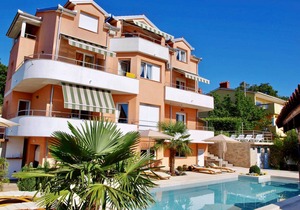 Apartments Ana Apartment with balcony