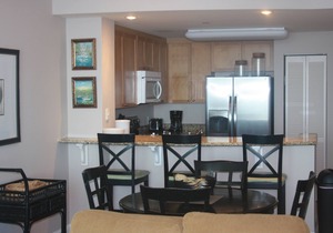 AQUA Resort, Scenic Views from Spacious Oeanfront Condo, Beach service included!