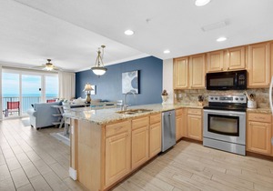 🌞Beach Front-UPGRADED WiFi-Pool-Grandview East 1204🌞