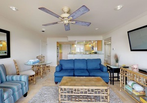Beachfront condo with shared pool, hot tub, & fitness center + beach access