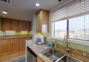 Beachfront condo with shared pool, hot tub, & fitness center + beach access