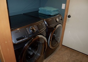 Beautiful 4 Bedroom Renovated Home with A/C; 10 SHARC Passes