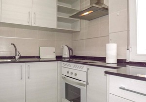Beautiful and bright apartment with 2 bedrooms and 2 bathrooms in Playa del Arenal, Javea.