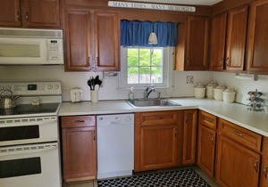 Central air, walk to beach , great location on Captain Chase Rd Dennisport