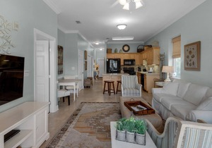 Coastal Condo for 6 w/Pool, 6 Mins to the Beach + Free Attraction Tickets!