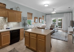 Coastal Condo for 6 w/Pool, 6 Mins to the Beach + Free Attraction Tickets!