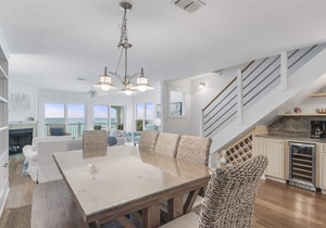 Corner GULF FRONT unit and Renovated - Endless Gulf Views - `Sea You Again`