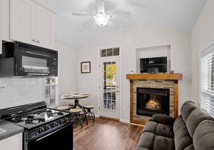 Cozy Cottage at Lake George Campsites!