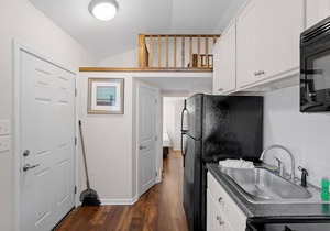 Cozy Cottage at Lake George Campsites!