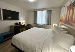 Days Inn by Wyndham Brooklyn Eastern Parkway