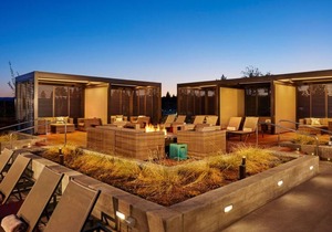 Family summer fun ~ resort pool ~ park ~ fire pit ~ golf ~ 24-hr staff ~ Bend 💛