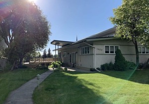 Gorgeous Downtown 3 Bed 2 bath Home & Sauna Walking distance downtown Anchorage